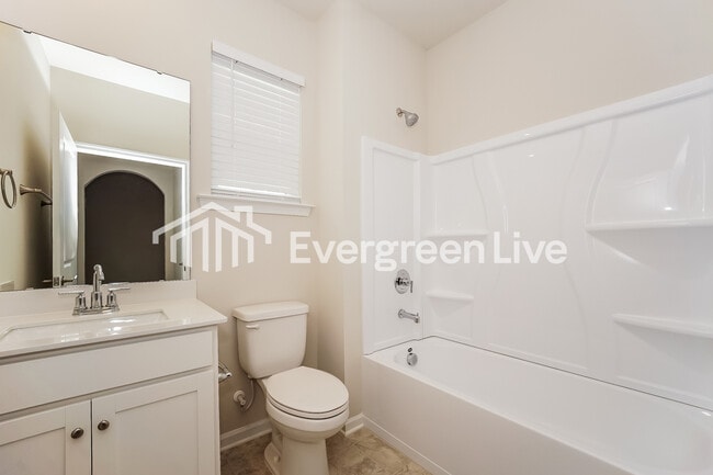 Building Photo - 6460 Fairfax Ct