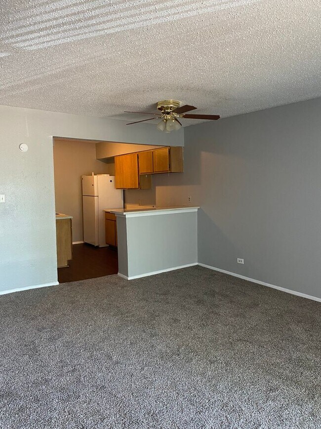 Building Photo - Spacious 2-Bedroom Near North Star