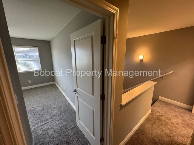 Building Photo - 1292 Saltern Dr