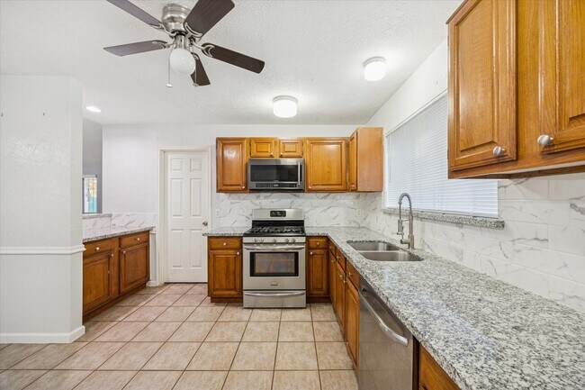 Building Photo - 3615 Kingston Vale Dr