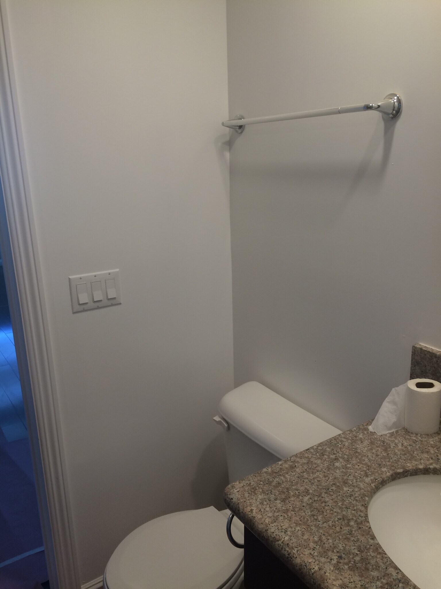 Building Photo - 628 W 84th St