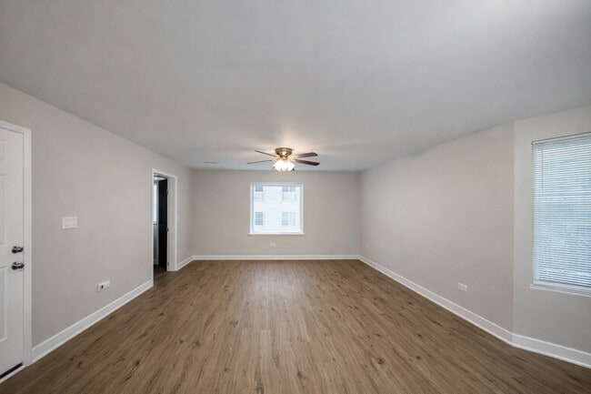 Building Photo - 146 S 9th Ave