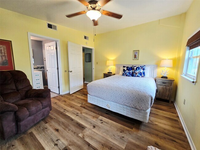 Building Photo - 16611 Jolly Roger Rd