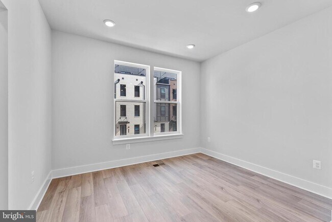 Building Photo - 2603 Light St