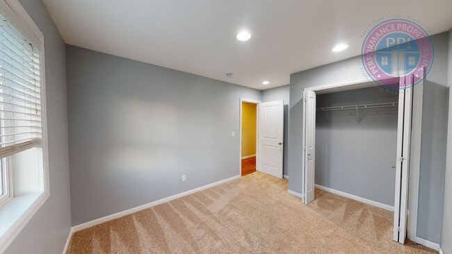 Building Photo - Beaverton - Stylish, Light & Bright, Close To Nike & Intel