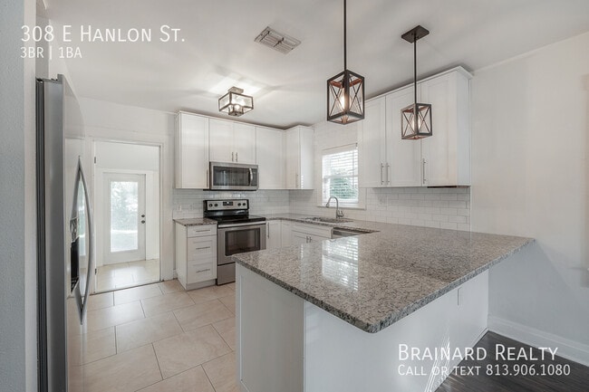 Building Photo - 308 E Hanlon St