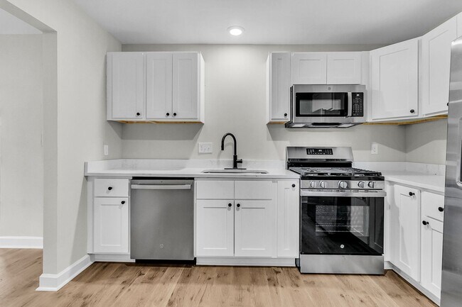 Building Photo - 30 Guerry Cir