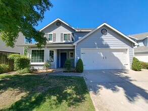 Building Photo - 3-Bedroom 2 Story Home in a Gated Communit...