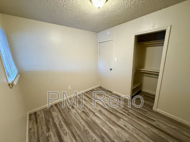 Building Photo - 1931 1/2 Valley Rd