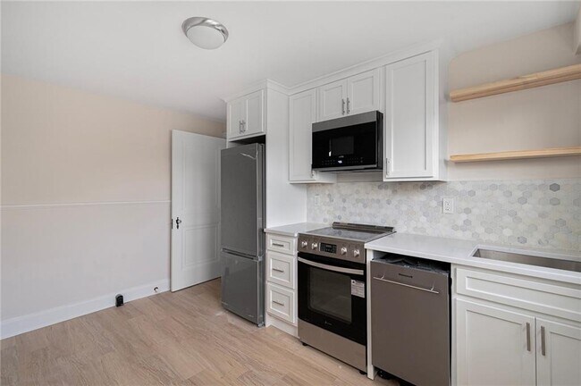 Building Photo - 118 Ruggles Ave