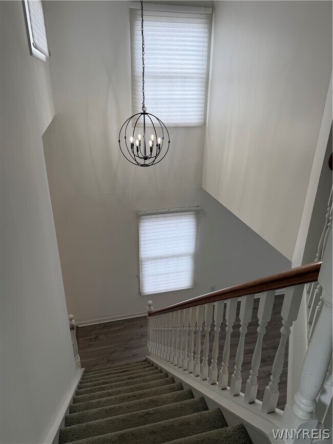 Building Photo - 304 Forest Edge Dr