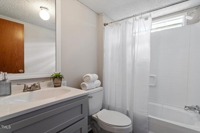 Building Photo - 10317 Giles Rd