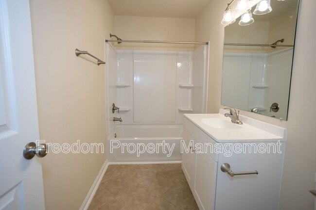 Building Photo - 10270 Cub Run Ct