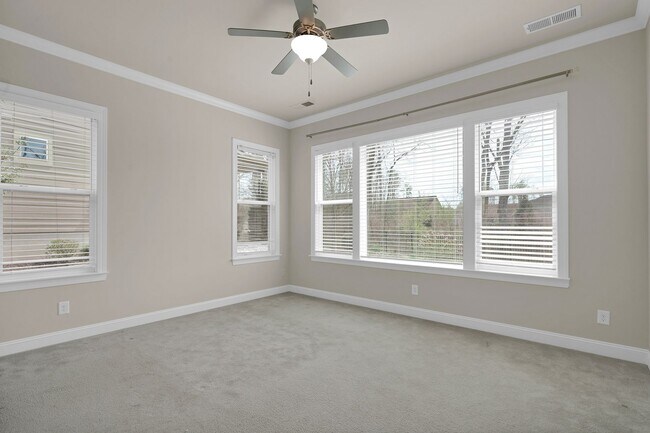 Building Photo - Light, bright, and move-in ready home in the highly sought-after Trilogy at Lake Norman community...