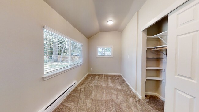 Building Photo - 2 Bedroom Home - Plank Flooring, W/D, Stor...