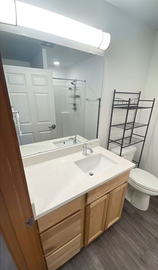 Building Photo - 1200/1210 Billy Frank Jr St - 1210 #103 Room 1 (Rooming Unit)