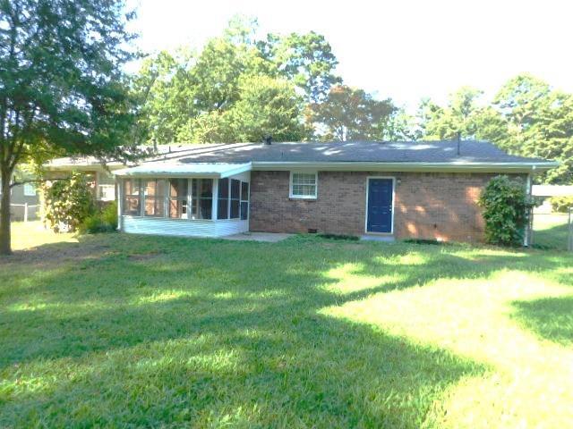 Building Photo - 879 Forest Ridge Dr SE