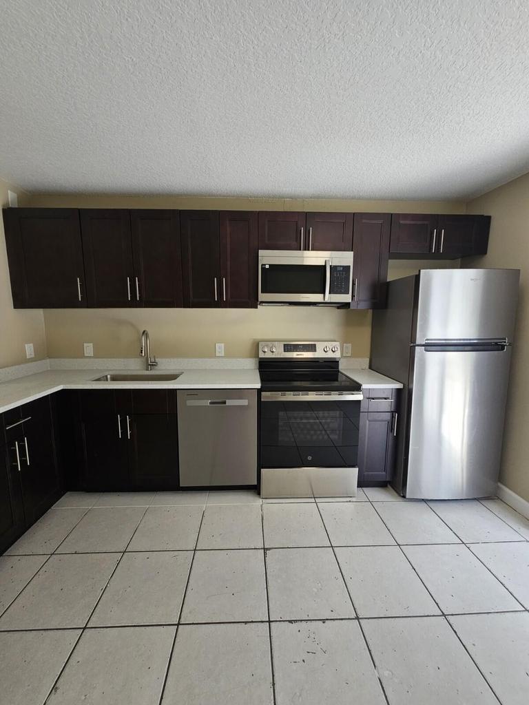 Building Photo - 4876 Orleans Ct