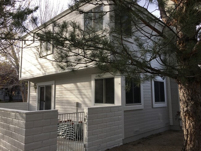 Building Photo - 7565 Lighthouse Ln