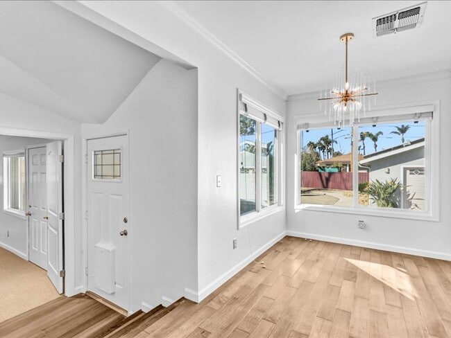 Building Photo - Spacious 4 Bed, 2 Bath Home in La Mesa with Detached Garage!