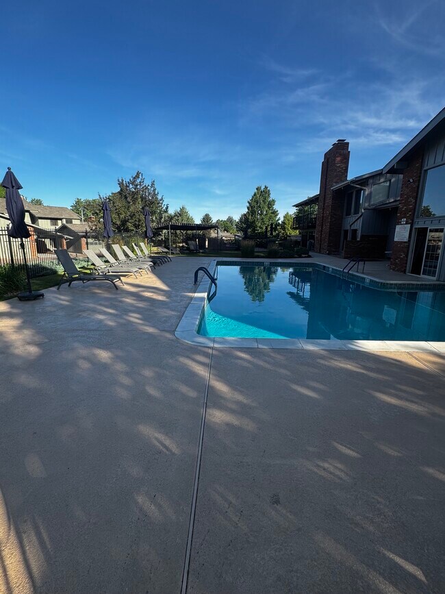 Building Photo - 1404 Adriel Dr