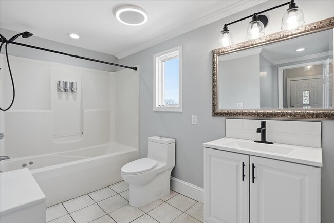 Building Photo - 156 N Broadway