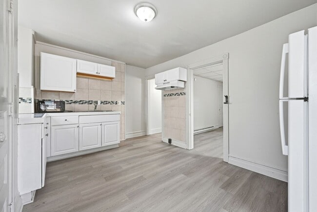 Building Photo - 113 N 13th St