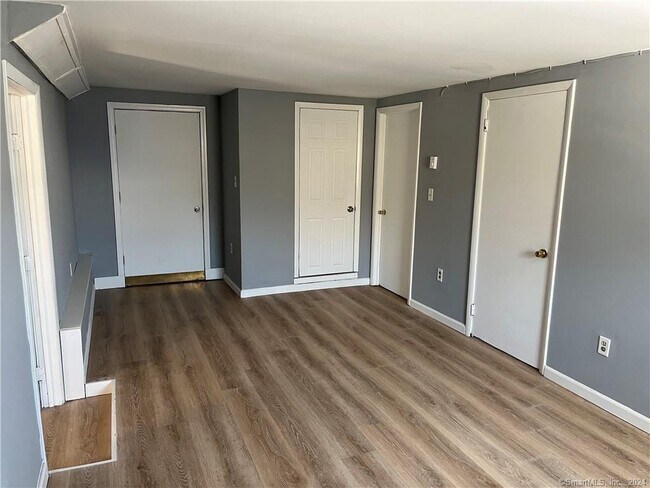 Building Photo - 117 Milwaukee Ave