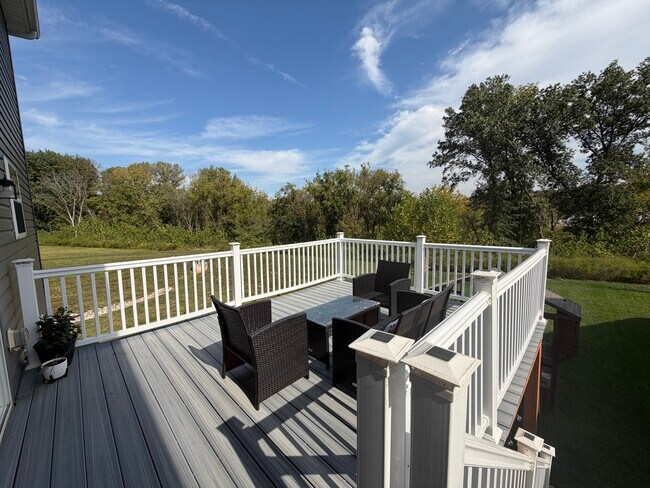 Building Photo - 483 Dusty Brook Dr