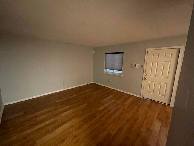 Building Photo - 500 Lake Marina Ave