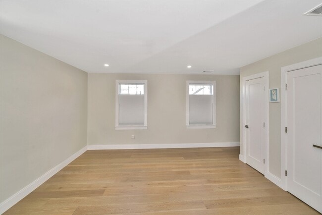 Building Photo - 54 Williams Ave