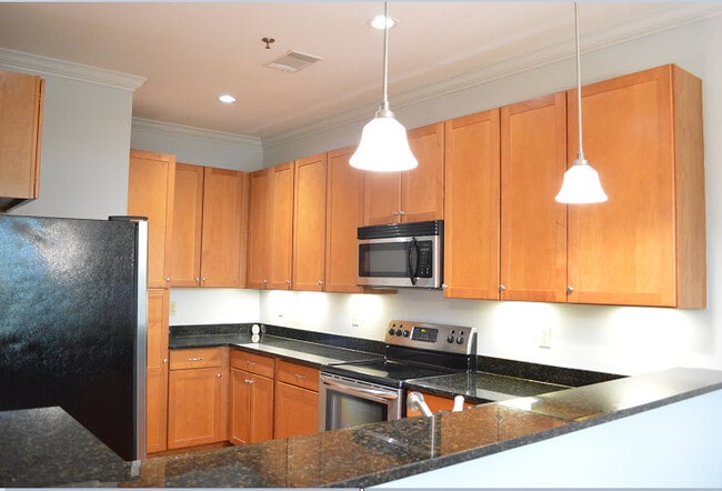 Building Photo - 155 E Broad St