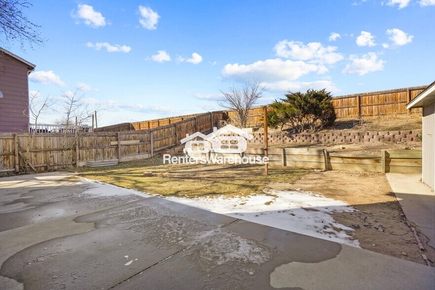 Building Photo - 1321 W 135th Dr