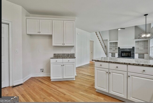 Building Photo - 1202 Loxley Cir