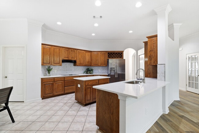 Building Photo - 26 Silverhorn Dr