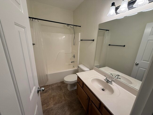 Building Photo - 2204 Market Garden Ln