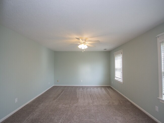 Building Photo - Beautiful Home in Athens City near Buc-ees!