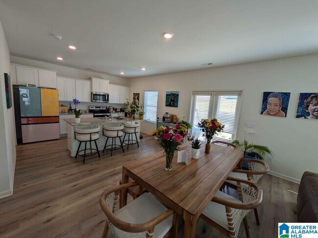 Building Photo - 2032 Lonesome Hen Ln