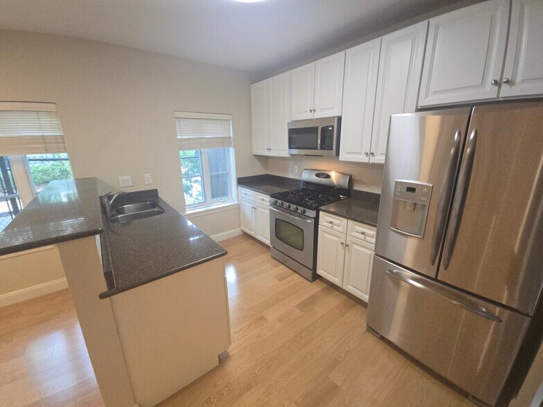 Building Photo - 312 Rindge Ave