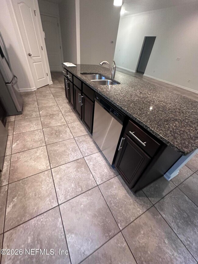 Building Photo - 2720 Salt Lake Dr