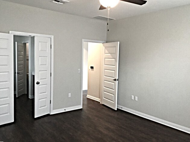 Building Photo - 5613 Gerard Dr