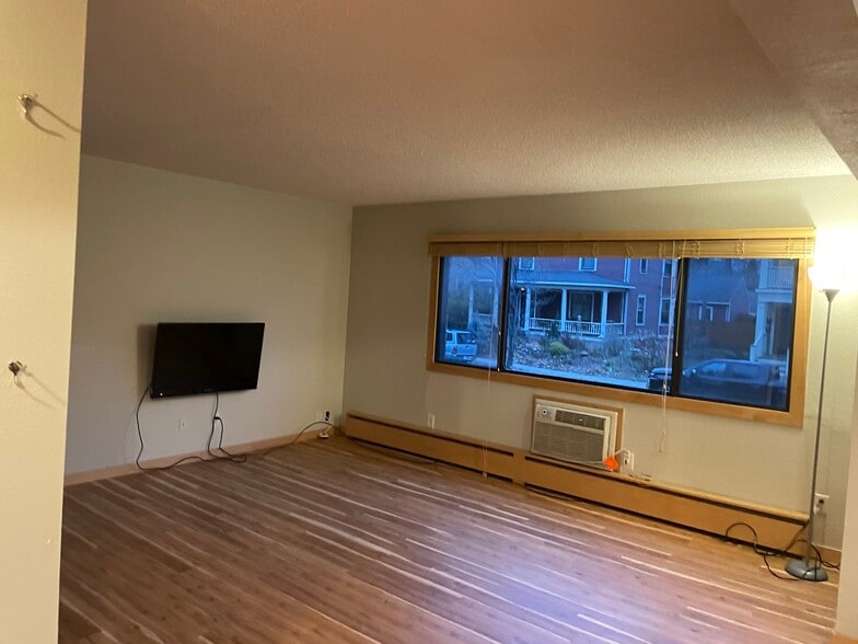 Living room - 2530 1st Ave S