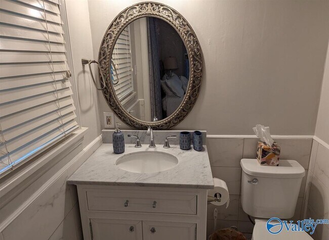 Building Photo - 2222 Matthews St SE