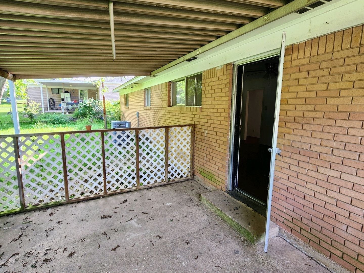 Building Photo - 208 Southview Dr