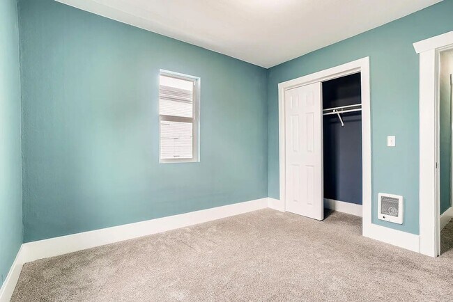 Building Photo - Updated 2BR Home in Marysville – Spacious Garage, Decks & RV Parking!