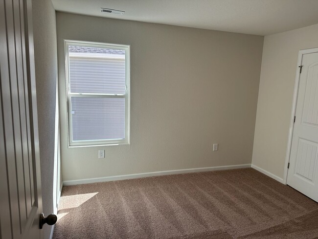 Building Photo - Spacious Home minutes from Uptown and the Charlotte Douglass Airport!