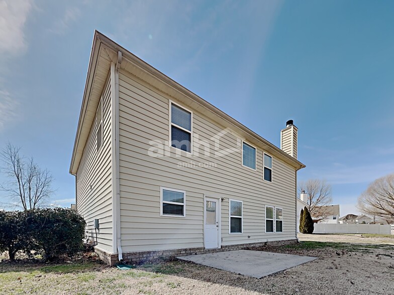 Building Photo - 1316 Roxbury Ct