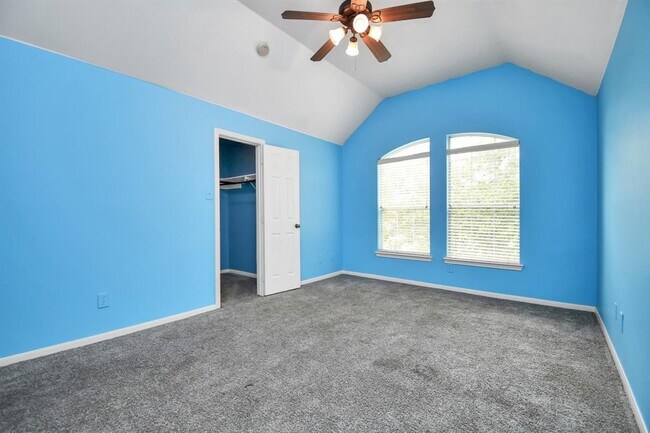 Building Photo - 2523 Sunstone Ln