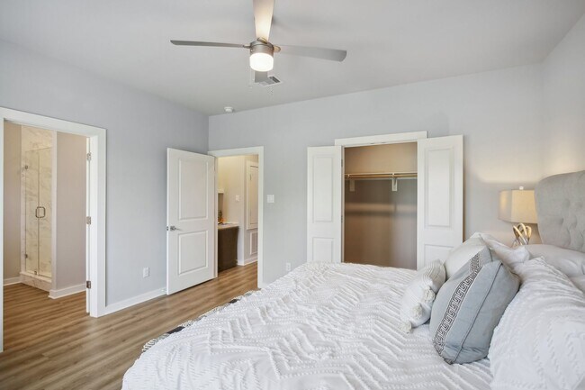 Building Photo - Retreat Model Home