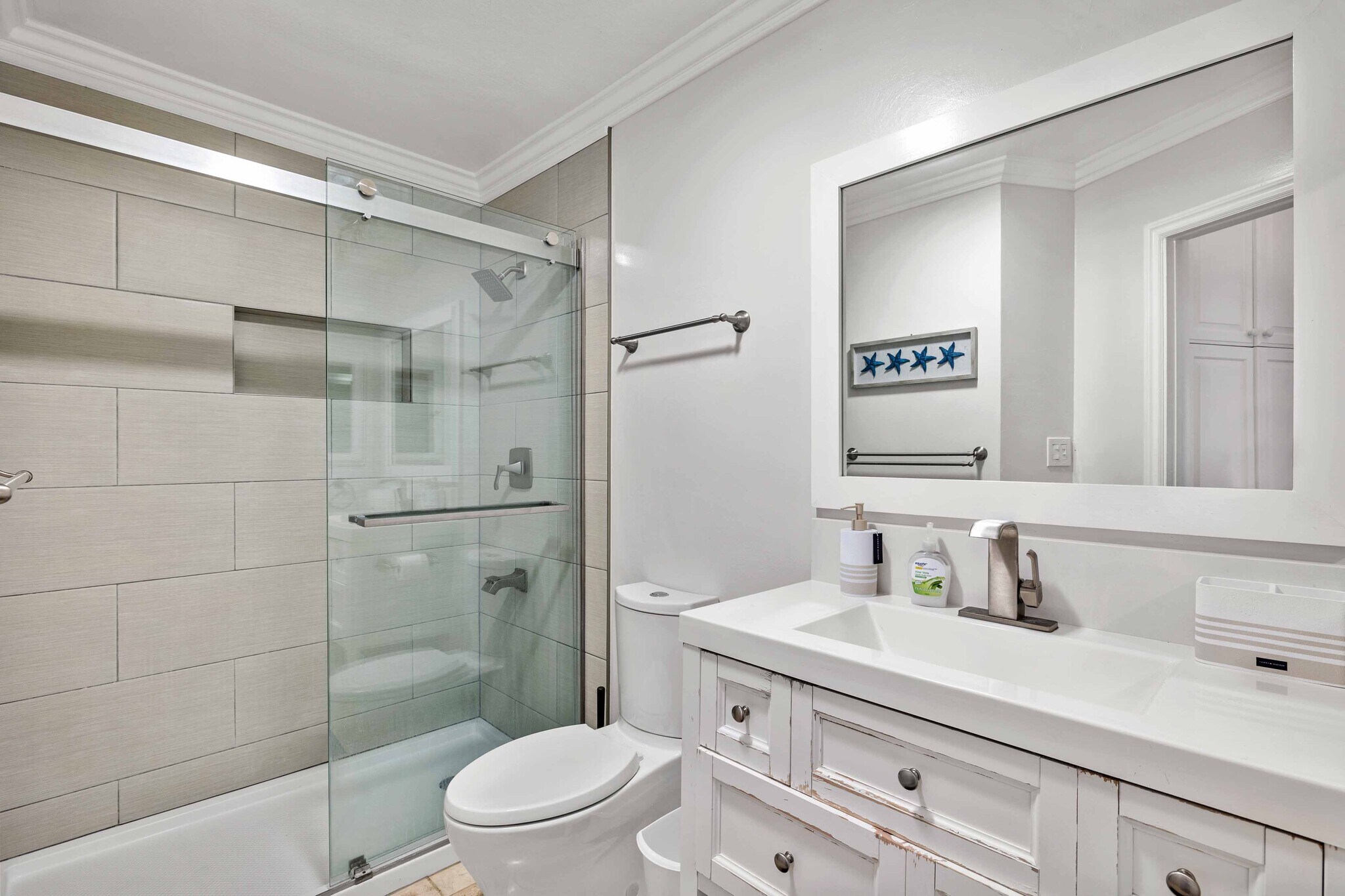 Building Photo - 640 The Village